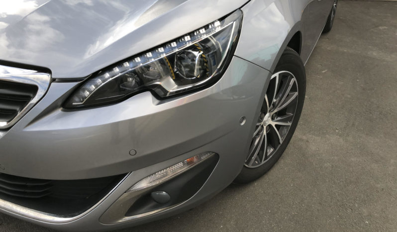 Peugeot 308 1.6 BlueHDI 120 FELINE FULL TOIT/FULL LED/CUIR/GPS/CAMERA/DENON/PARK ASSIST/16″ complet